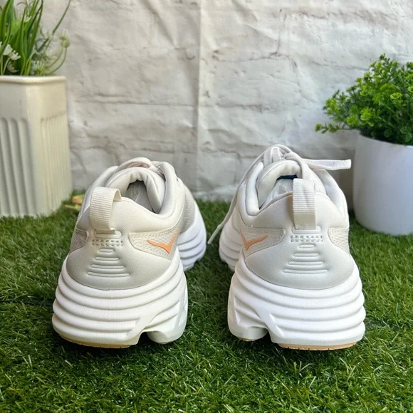 New Season
HOKA Bondi 8 sneakers women size 7 White / Cantaloupe
$171 new w/box - Picture 14 of 16